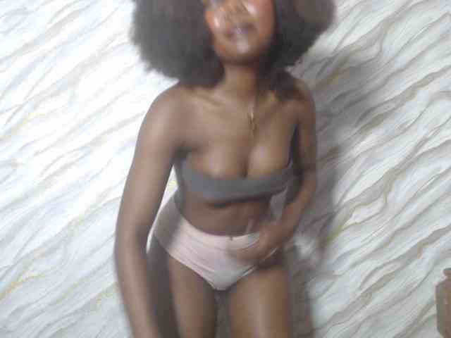 SpicyMackenzie1 webcam