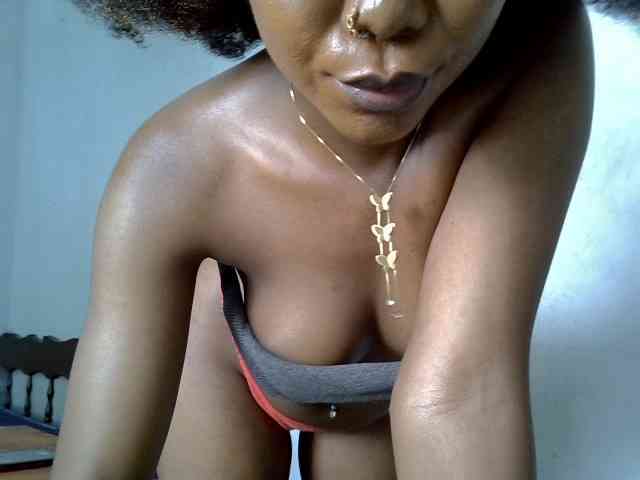 SpicyMackenzie1 webcam