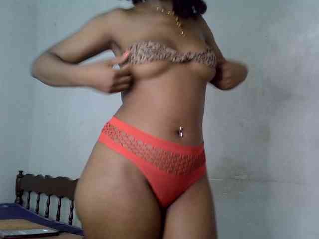 SpicyMackenzie1 webcam