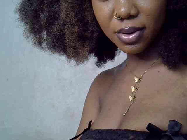 SpicyMackenzie1 webcam