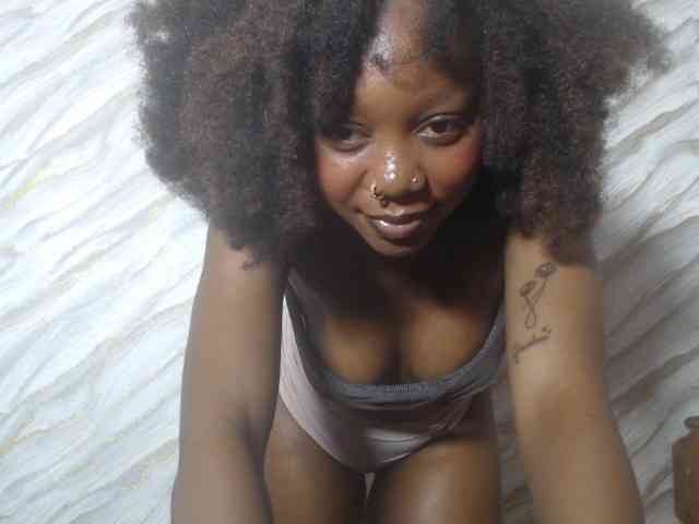 SpicyMackenzie1 webcam