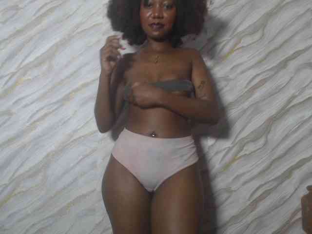 SpicyMackenzie1 webcam