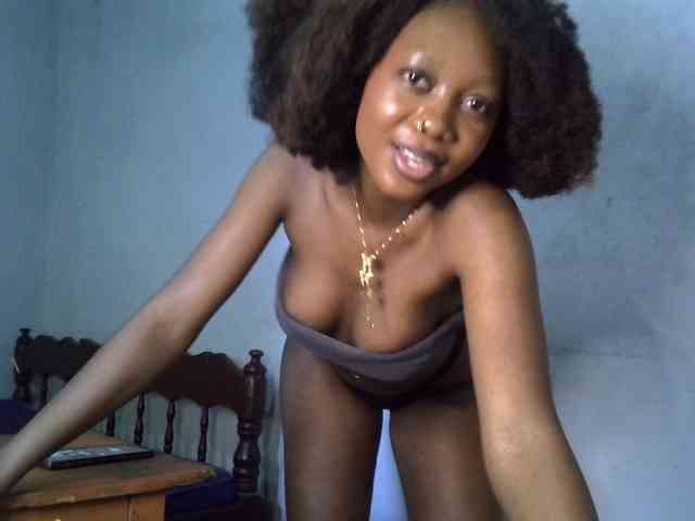 SpicyMackenzie1 webcam