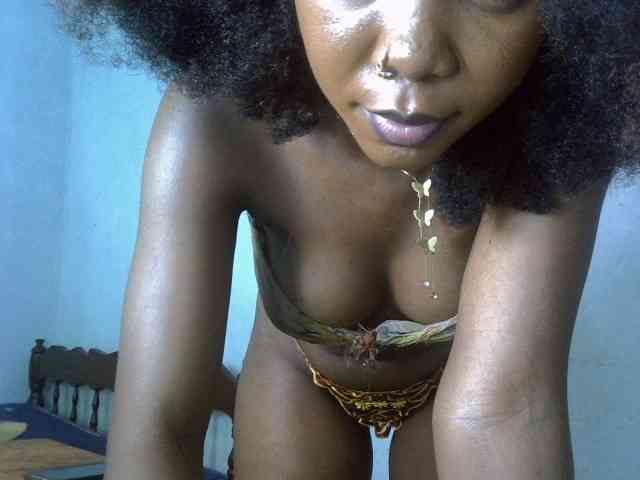 SpicyMackenzie1 webcam