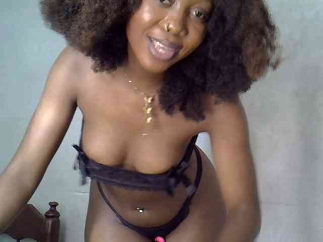 SpicyMackenzie1 webcam