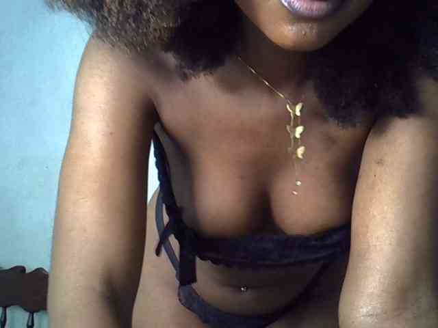 SpicyMackenzie1 webcam