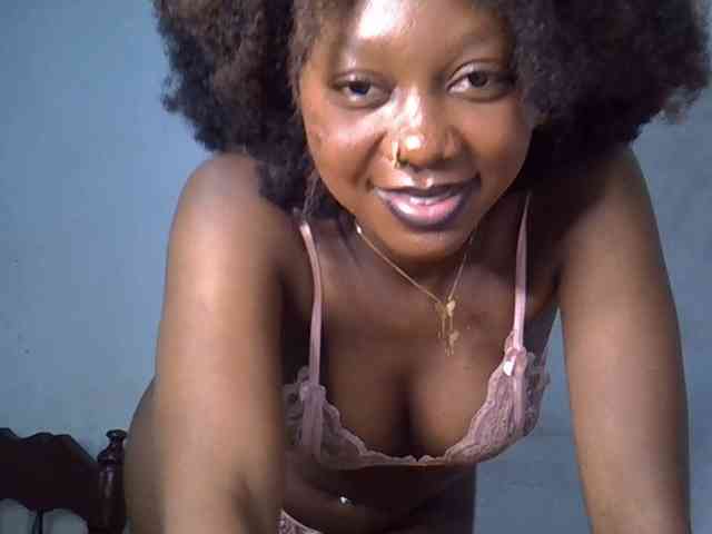 SpicyMackenzie1 webcam