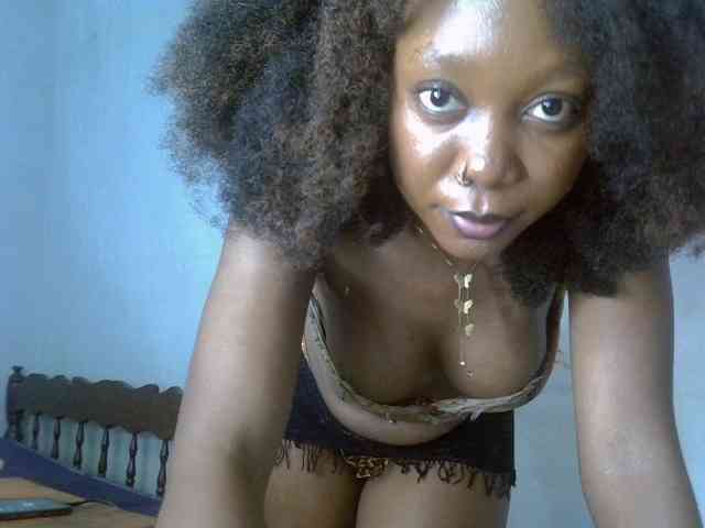 SpicyMackenzie1 webcam