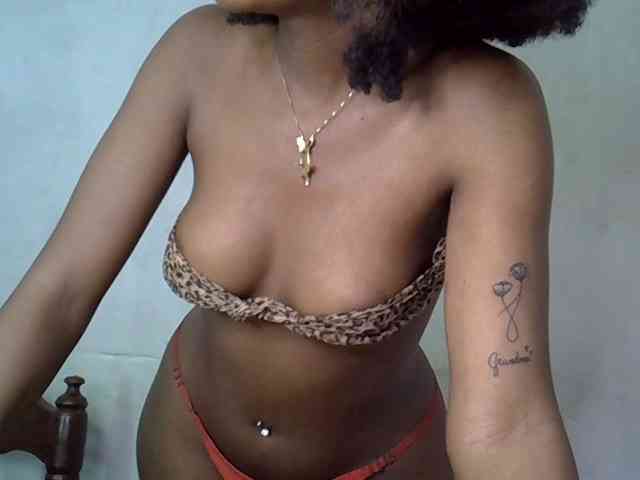 SpicyMackenzie1 webcam