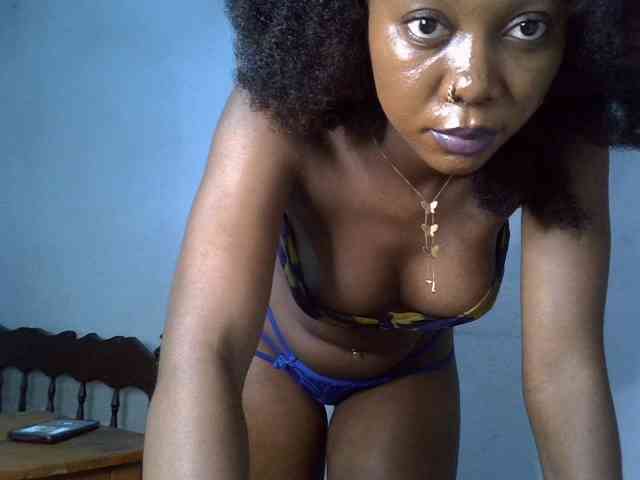 SpicyMackenzie1 webcam