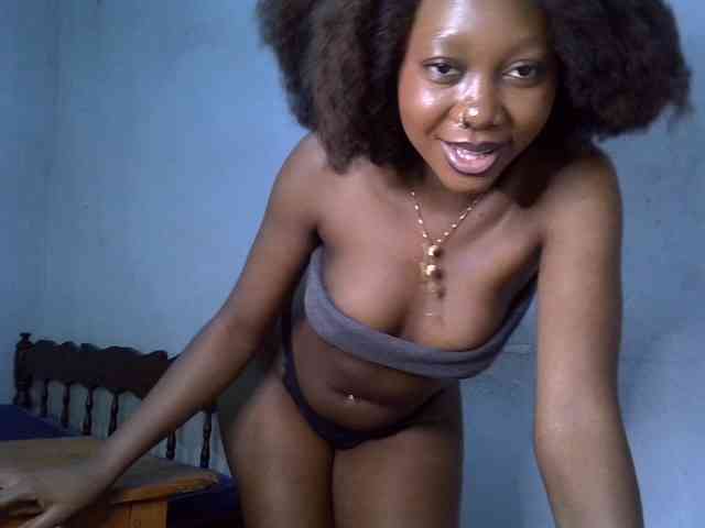 SpicyMackenzie1 webcam