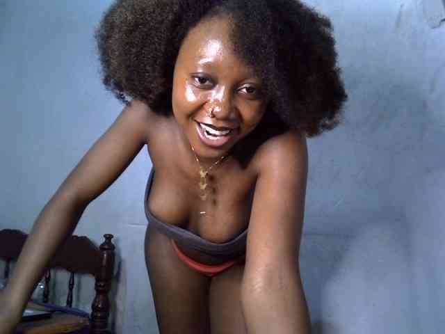 SpicyMackenzie1 webcam