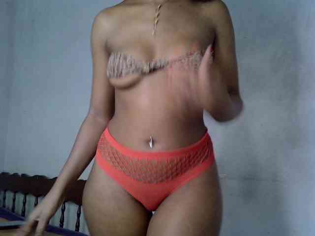 SpicyMackenzie1 webcam