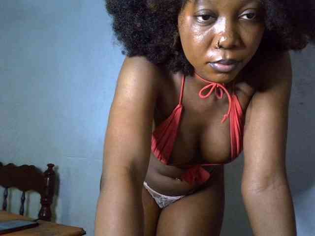 SpicyMackenzie1 Live Webcam on BongaCams