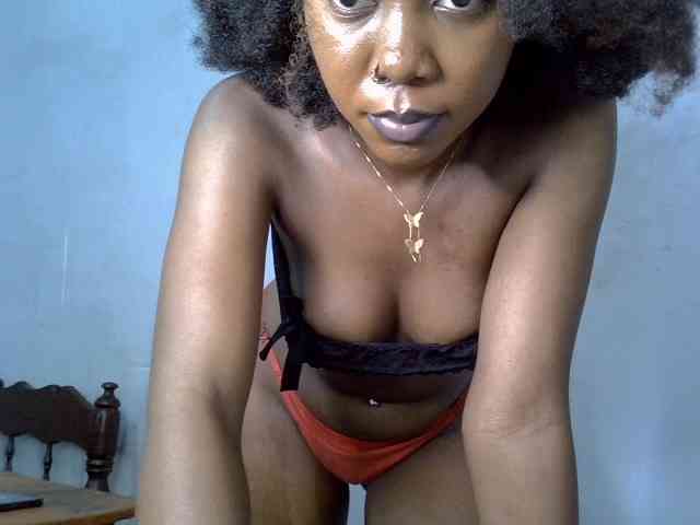 SpicyMackenzie1 webcam