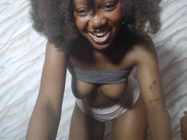SpicyMackenzie1 webcam