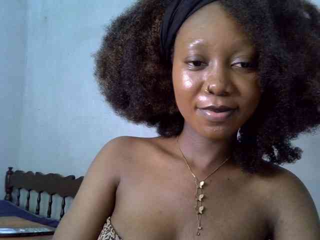 SpicyMackenzie1 webcam