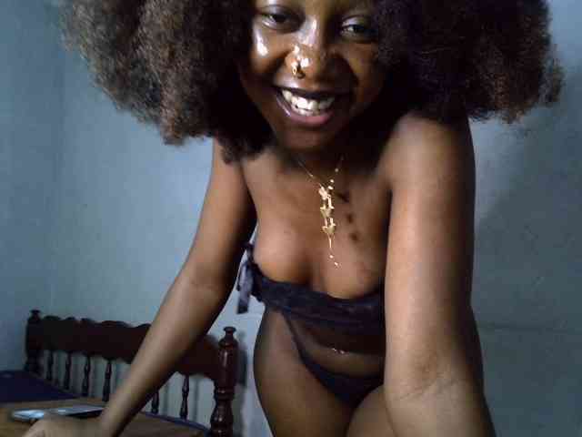 SpicyMackenzie1 webcam