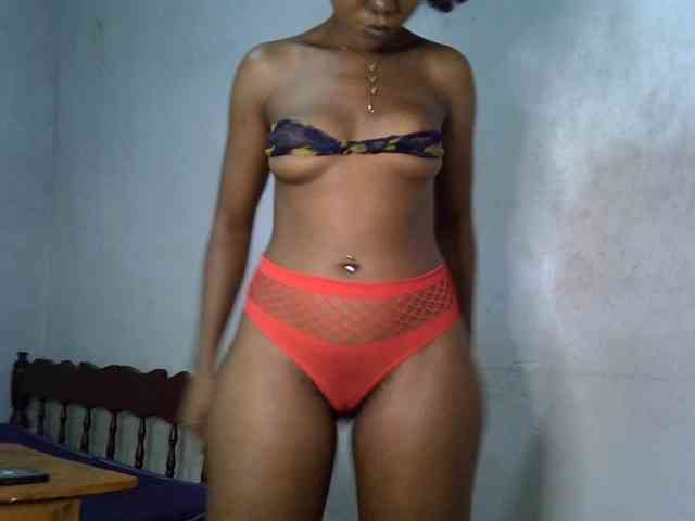 SpicyMackenzie1 webcam