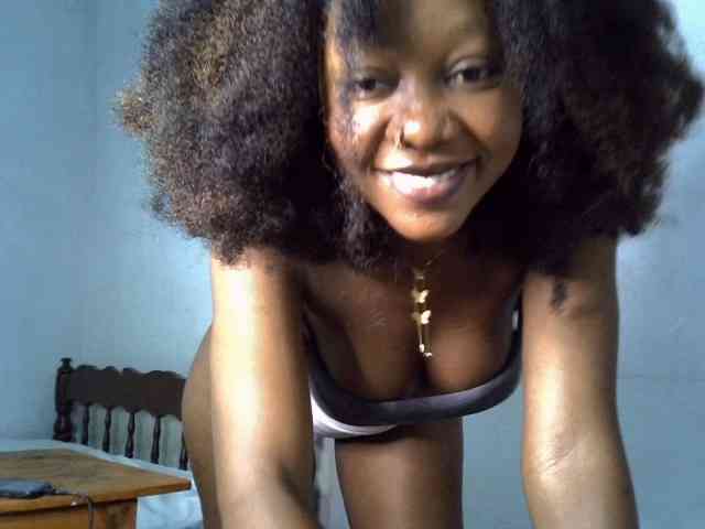 SpicyMackenzie1 webcam