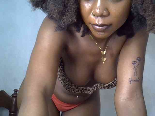 SpicyMackenzie1 webcam
