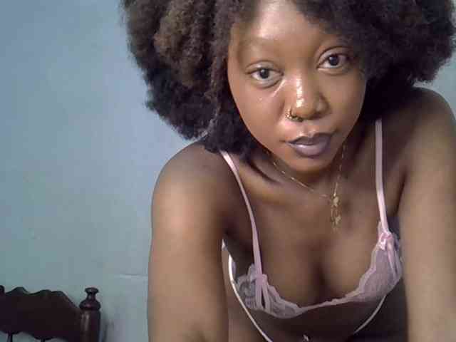 SpicyMackenzie1 webcam