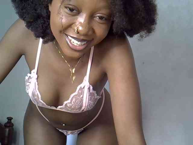SpicyMackenzie1 webcam