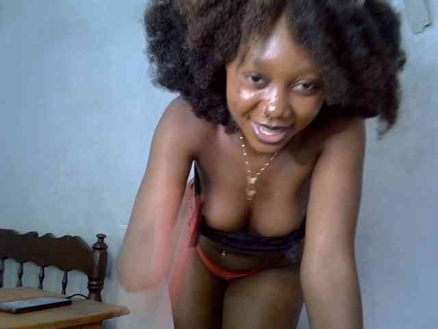 SpicyMackenzie1 webcam