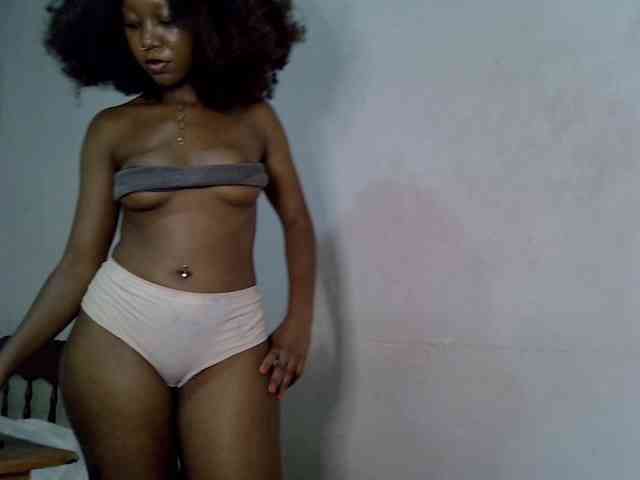 SpicyMackenzie1 webcam