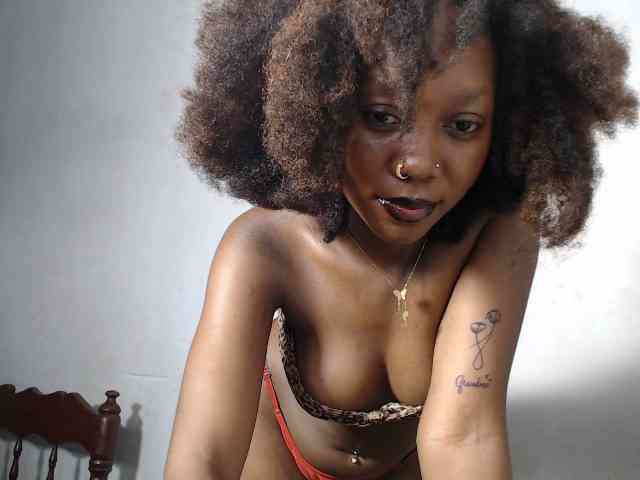 SpicyMackenzie1 webcam