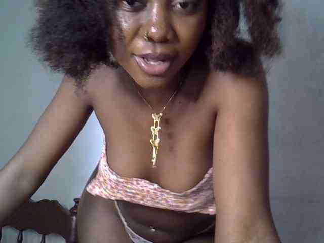 SpicyMackenzie1 webcam