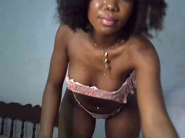 SpicyMackenzie1 webcam