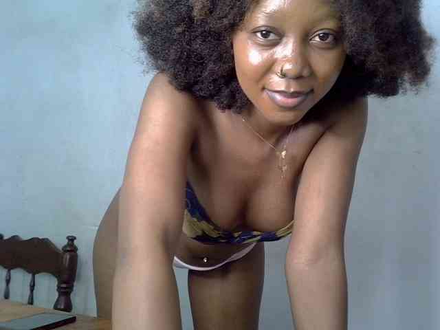 SpicyMackenzie1 webcam