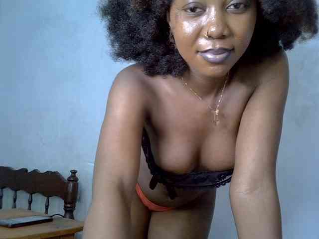 SpicyMackenzie1 webcam