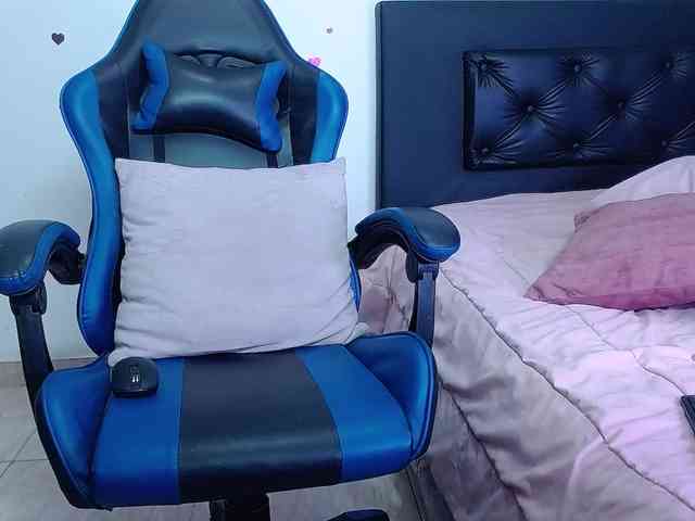 Angela-Depp webcam