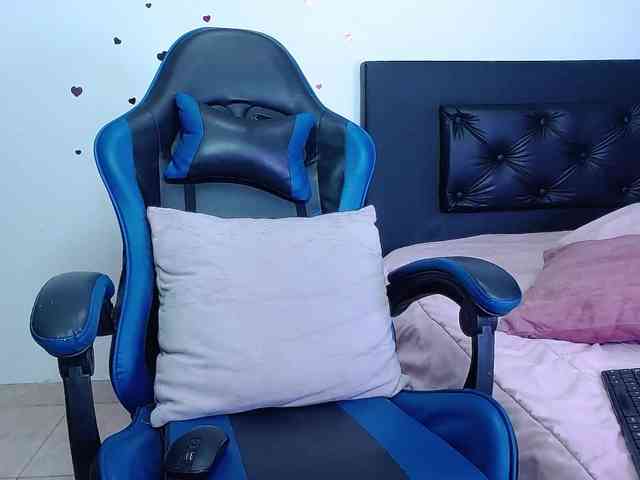 Angela-Depp webcam