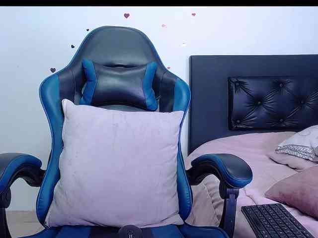 Angela-Depp Live Webcam on BongaCams