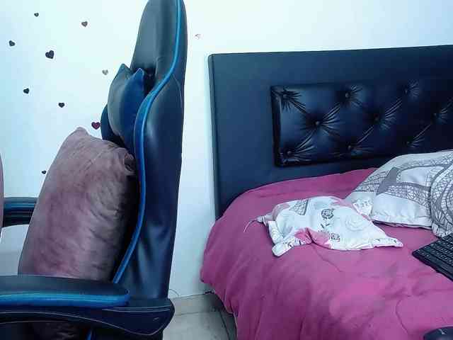 Angela-Depp webcam