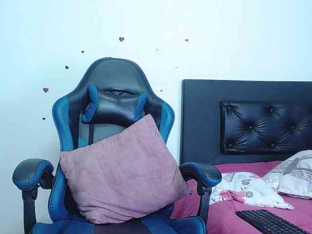 Angela-Depp webcam