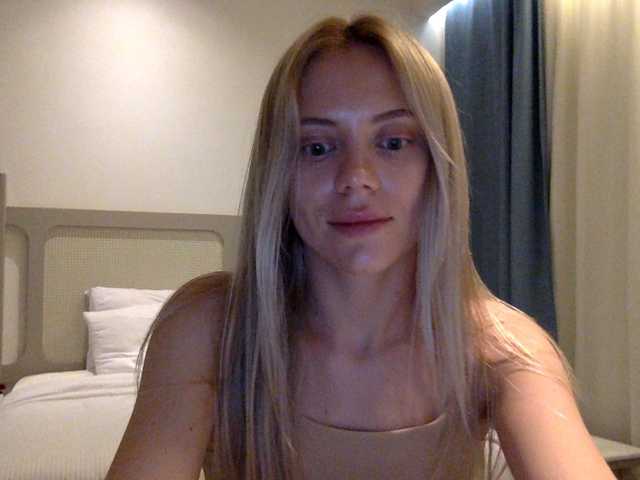 IconicDomi Live Cam on BongaCams