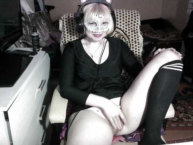 -Julia-Rain-'s BongaCams show and profile