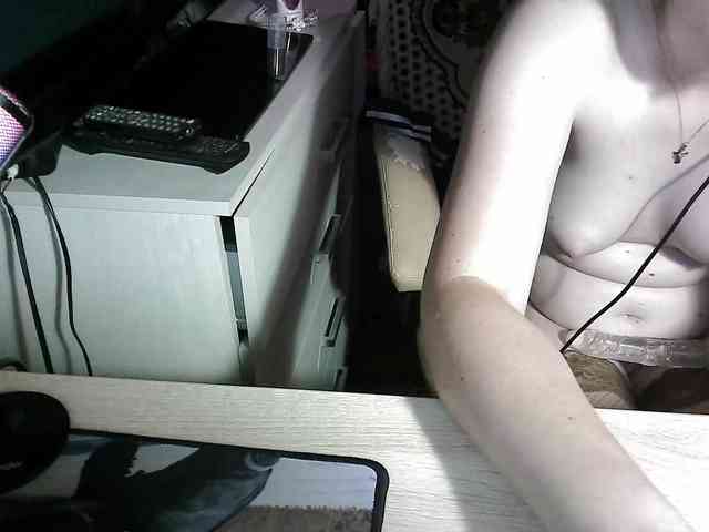 -Julia-Rain- -Julia-Rain-