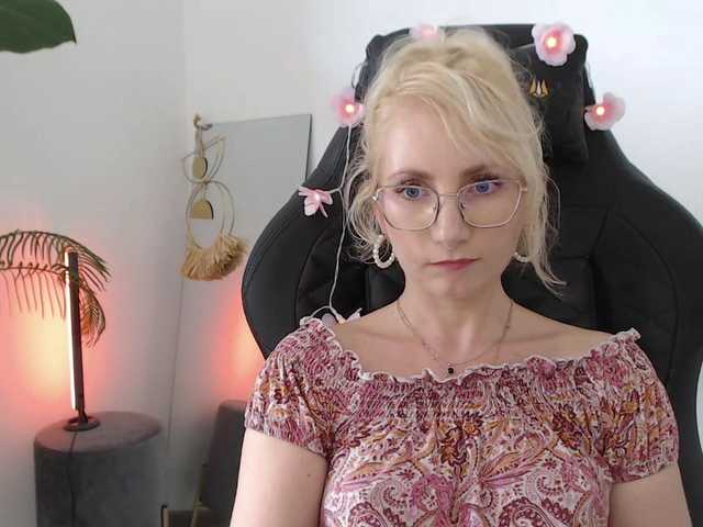 CinderellaMoon live cam on BongaCams