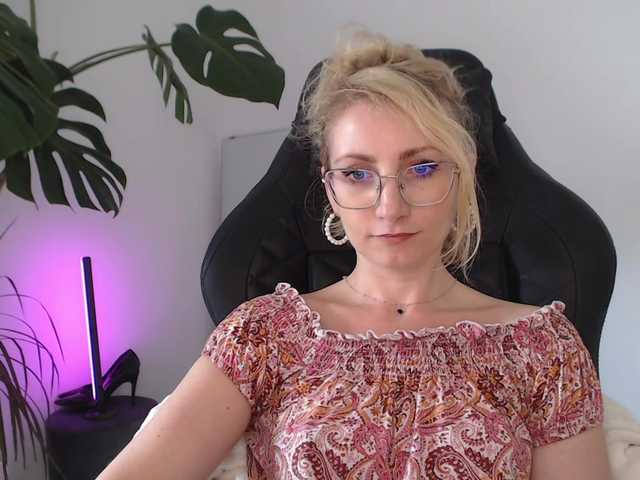 CinderellaMoon live cam on BongaCams