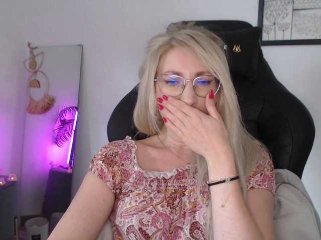 CinderellaMoon live cam on BongaCams