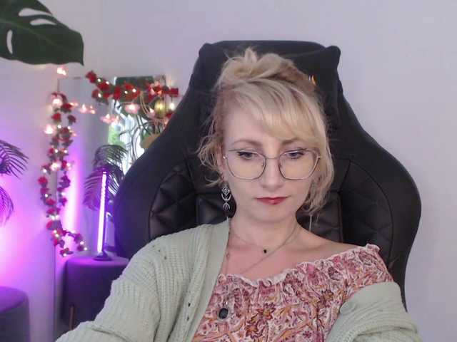 CinderellaMoon live cam on BongaCams