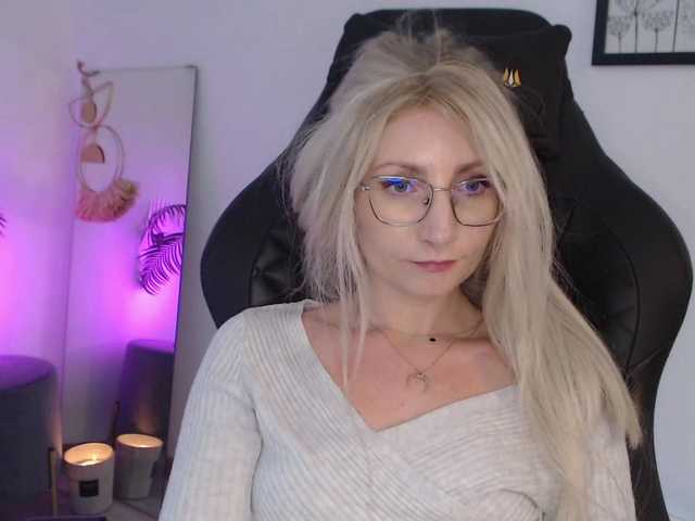 CinderellaMoon live cam on BongaCams