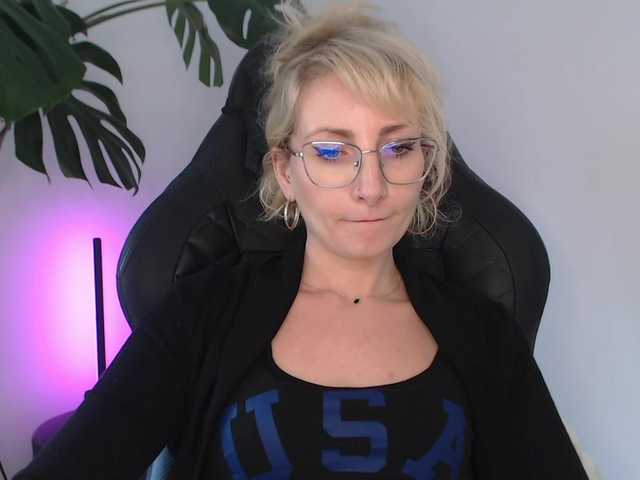 CinderellaMoon live cam on BongaCams