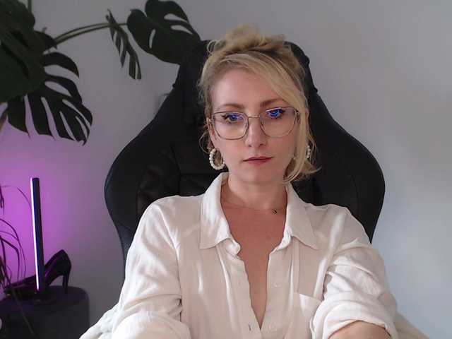 CinderellaMoon live cam on BongaCams