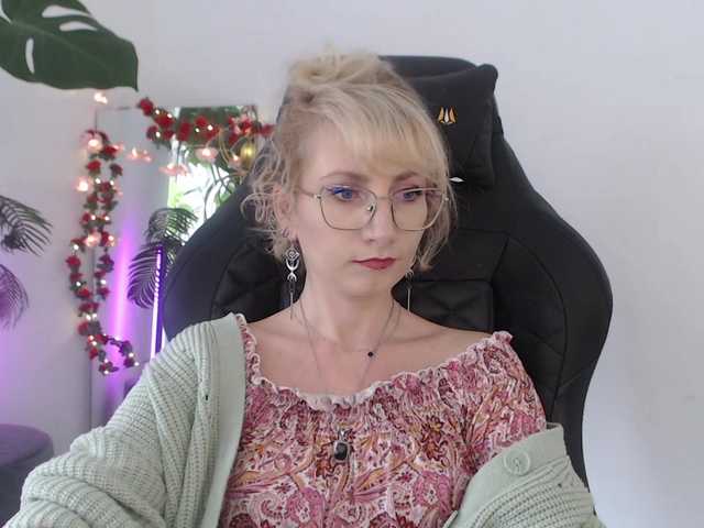 CinderellaMoon live cam on BongaCams